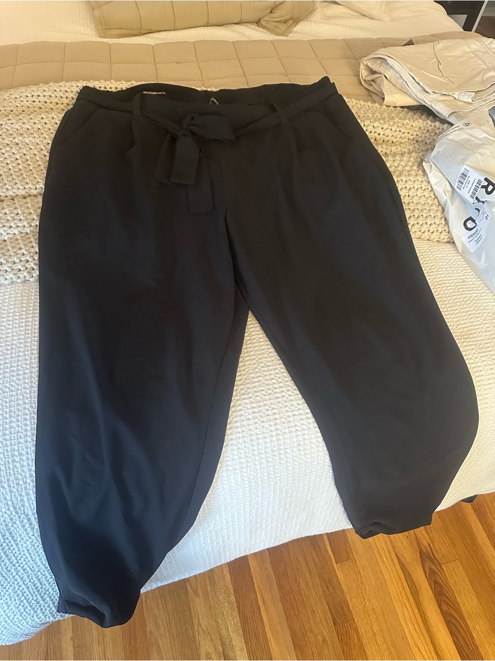 torrid Black Tie-Waist Capris